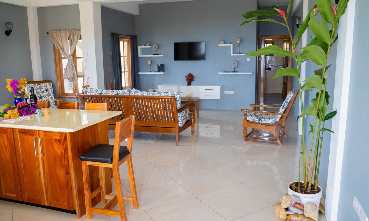 La Pointe Apartment | Make peace with the ocean with breathtaking views and great beach Free Breakfast