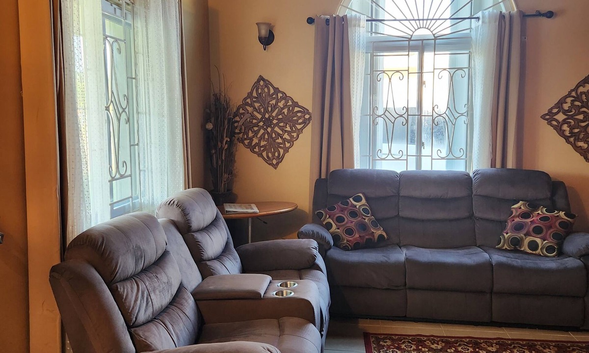 Falmouth Villa | Menas Retreat: Close to beaches, night life, and relaxation