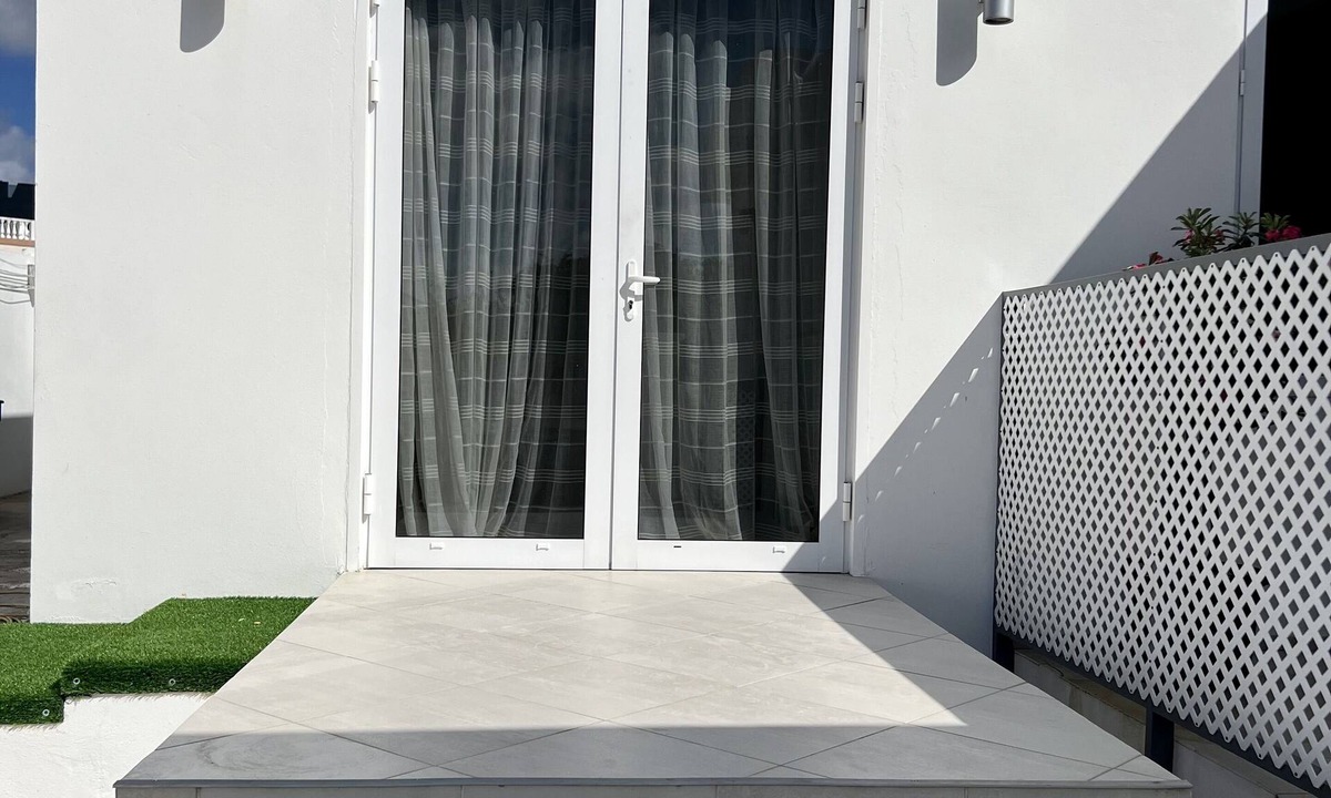 Oranjestad Apartment | Modern apartment 5 minutes away from the airport.