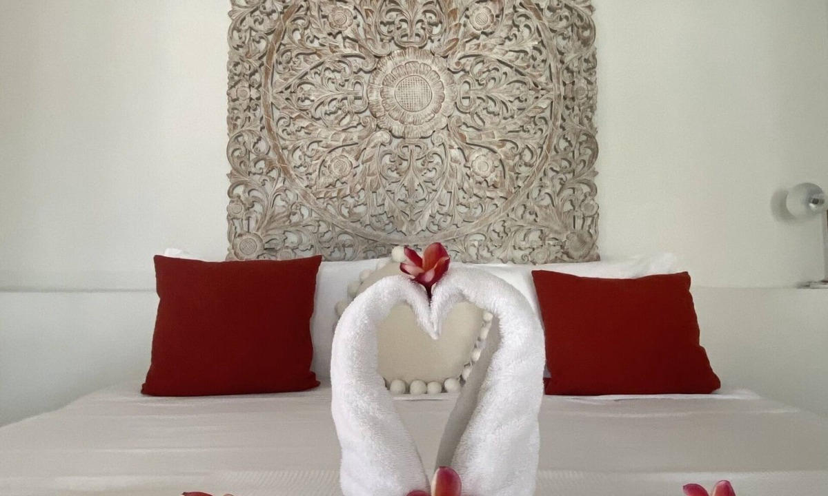 Palm Beach Apartment | MovidaInn ~Romantic Apt Pool View aside Palm Beach