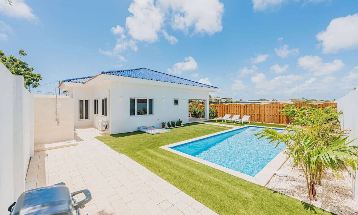 Shiribana House | NEW | Cozy, BBQ, Spacious Outdoor, Pool, 6 Sleeps