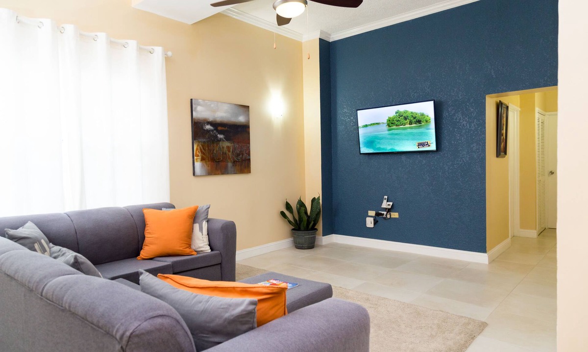 New Kingston Apartment | New Kingston Guest Apartment at Westbury