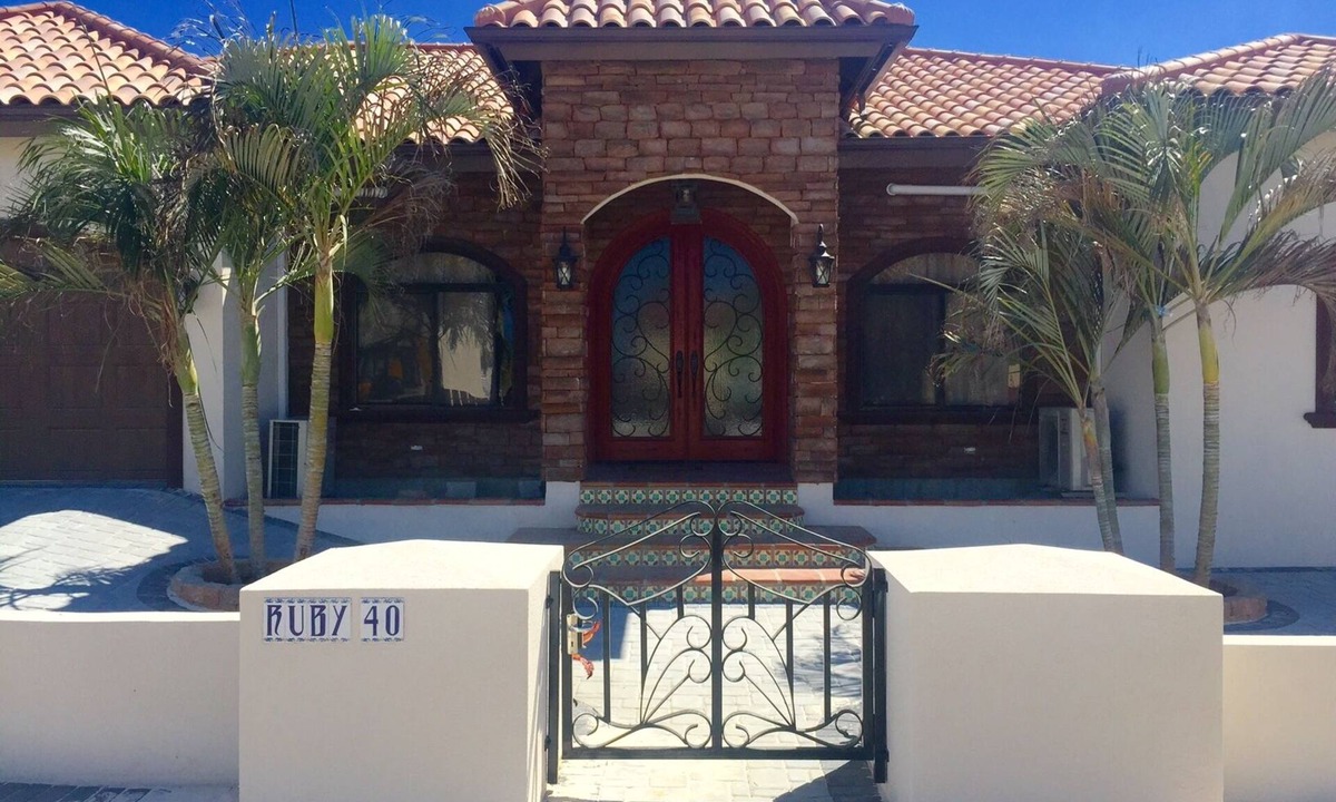 Opal House | Newer House With 4 Master Bedrooms And 5 Bath