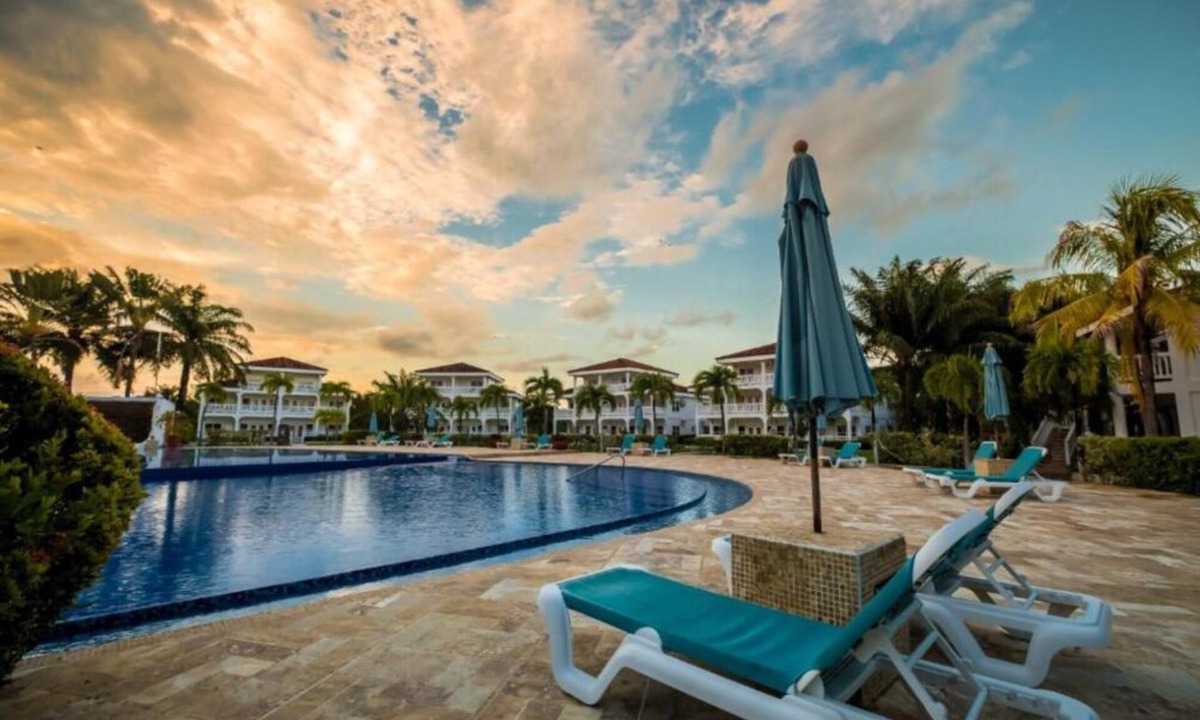 Plantation Condo | Ocean Whisper Villa | 1BR Getaway in Placencia