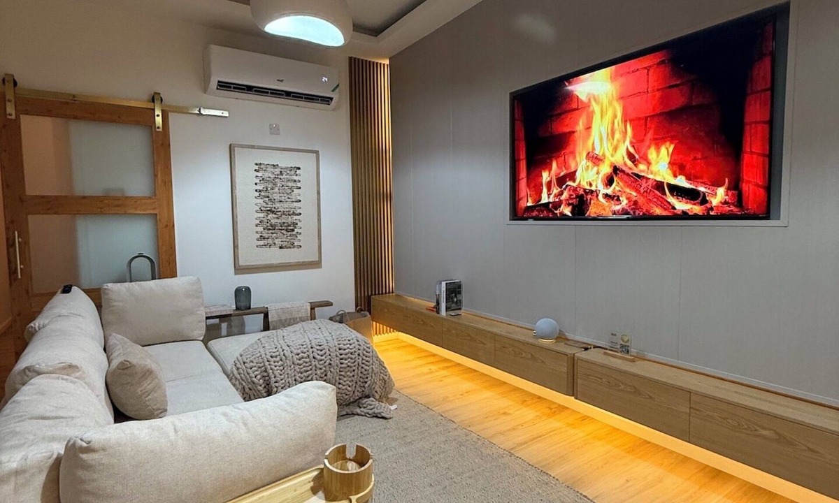 Barbican Apartment | One Bedroom Gated Apartment with rooftop terrace mountain views and pool