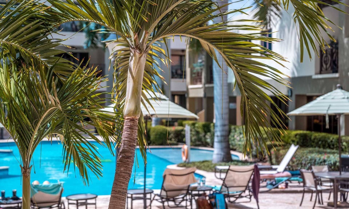 Washington Condo | PC103 - easy Pool Access - Perfect for family or group - Close to Palm Beach - 2BR