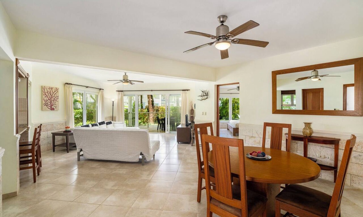 Playa Chiquita Apartment | Peaceful 1BR Condo with Oceanfront Infinity Pool