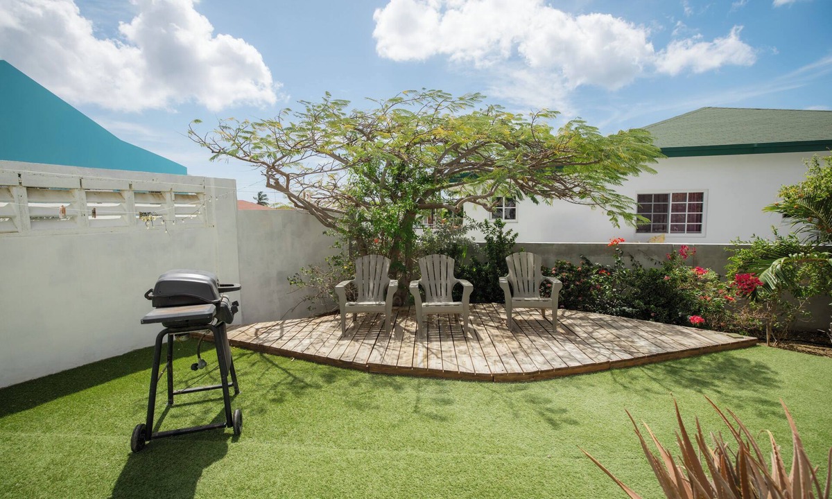 Savaneta House | Peaceful 3BR Retreat near Baby Beach with full A/C