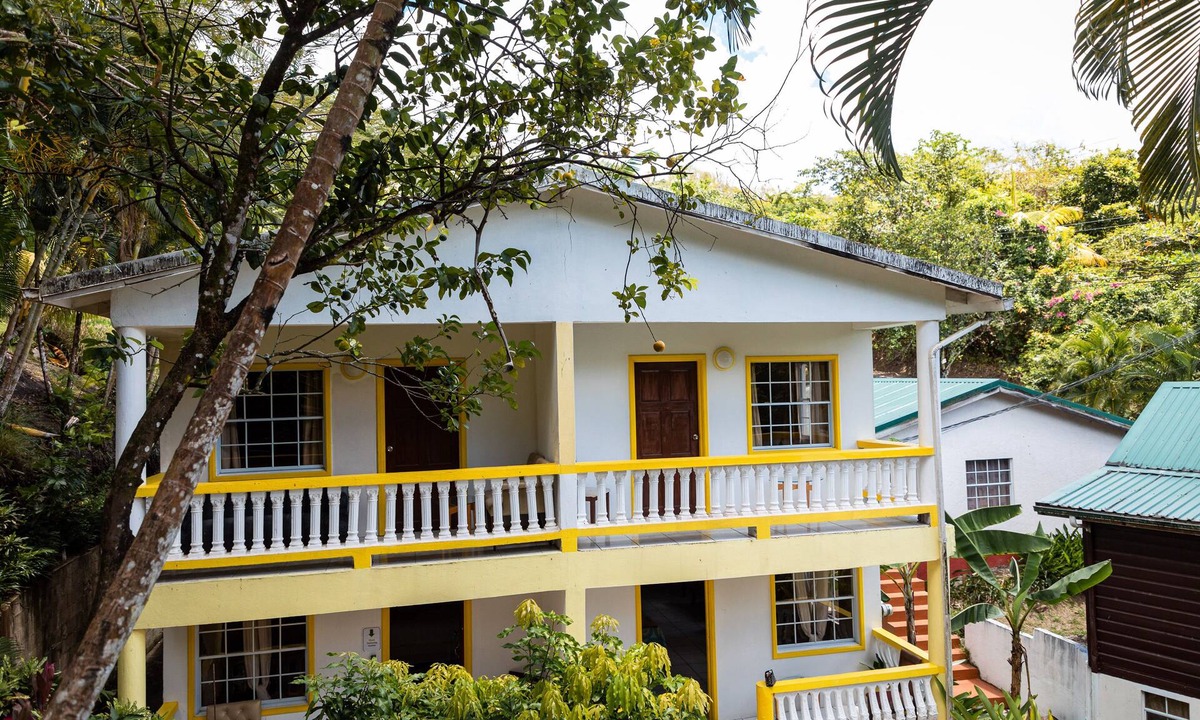 Marigot Bay Apartment | Peaceful apartment in Marigot bay 2 mins walk to the beach