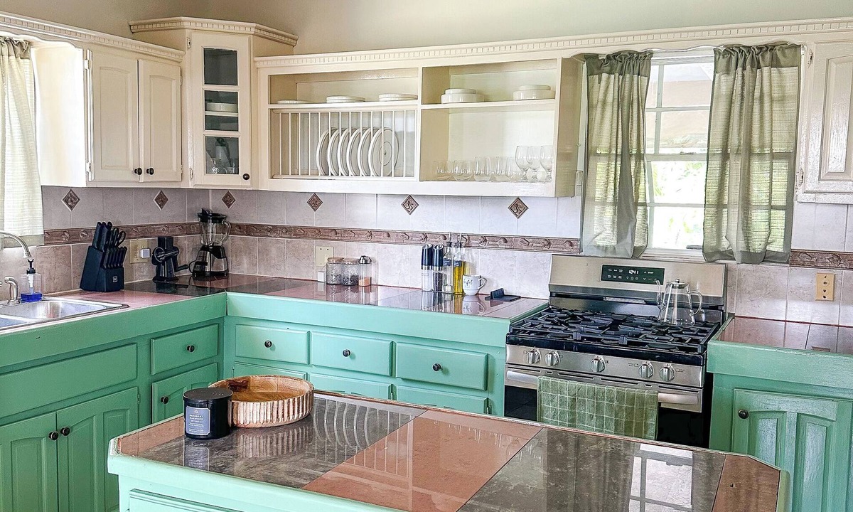 Saint John Parish Bed & Breakfast | Perfect 1-bedroom bed & breakfast with AC in Saint John's