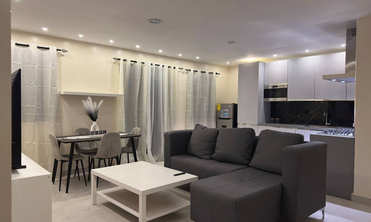 Alma Rosa Apartment | Pink Tower. Cozy and quiet. 15 minutes from Airport