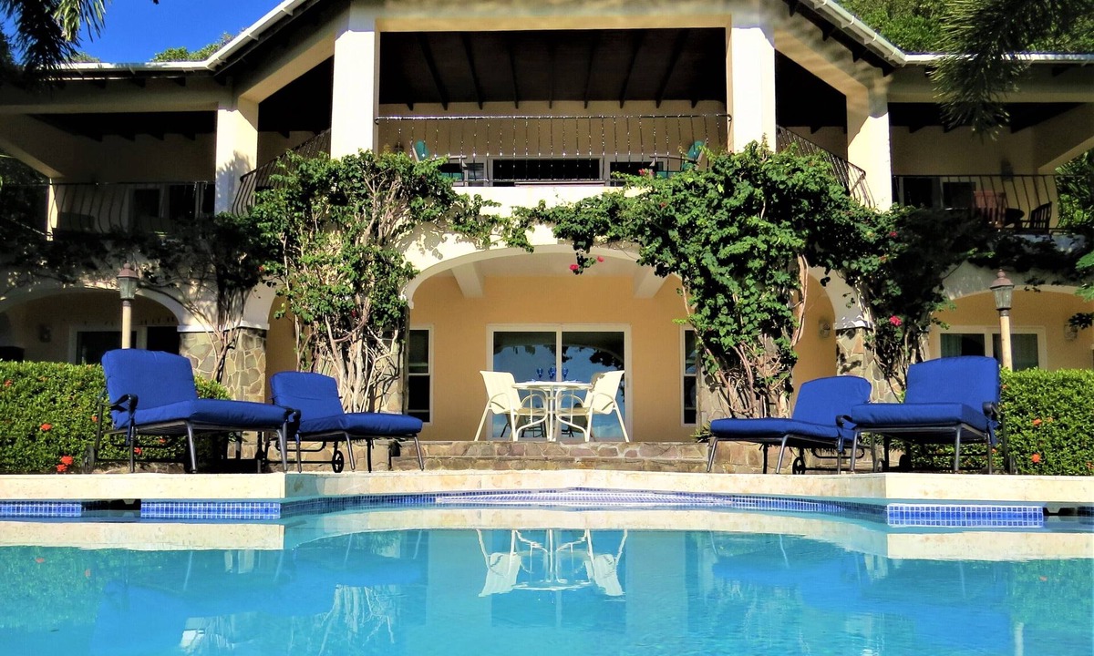 Spring Estate Villa | Pool, hi speed internet, gourmet kitchen, bbq. Great view and tropical breeze.