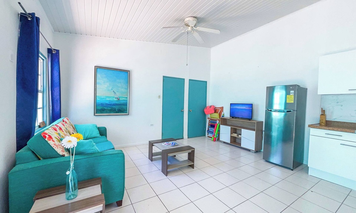 Opal Condo | PRIME LOCATION - 3 min from Ritz Carlton, Fast Wifi!