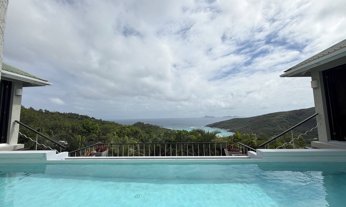 Spring Estate Villa | Private 4BR Villa with Wraparound Pool, Rooftop Lounge & Ocean Views
