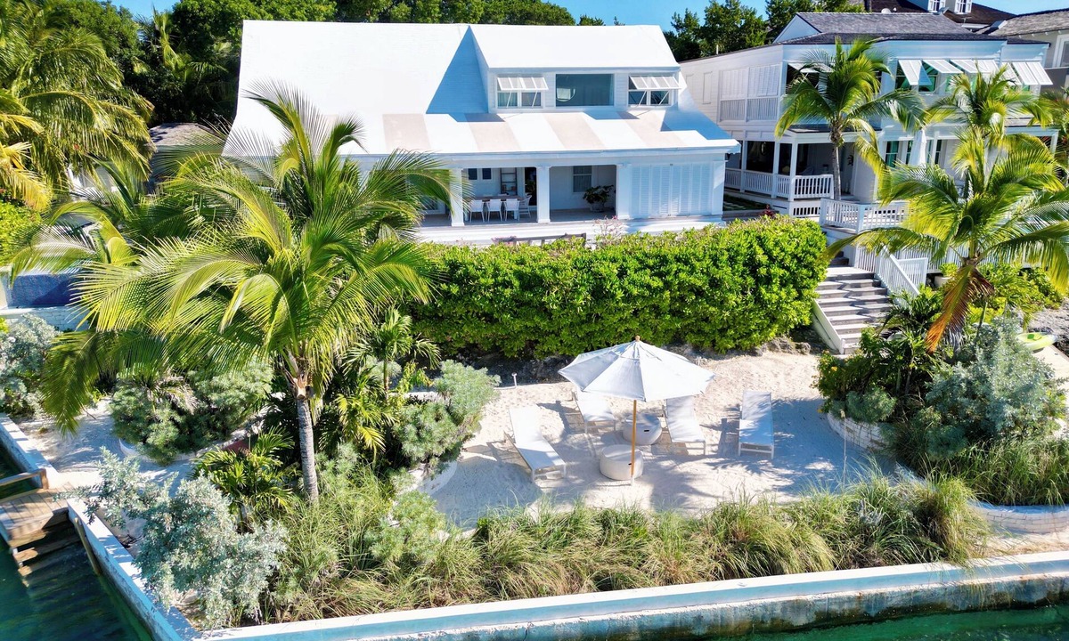 Triana Shores House | Private Beach And Dock. Coconut Shy - A Stunning Waterfront Private Residence