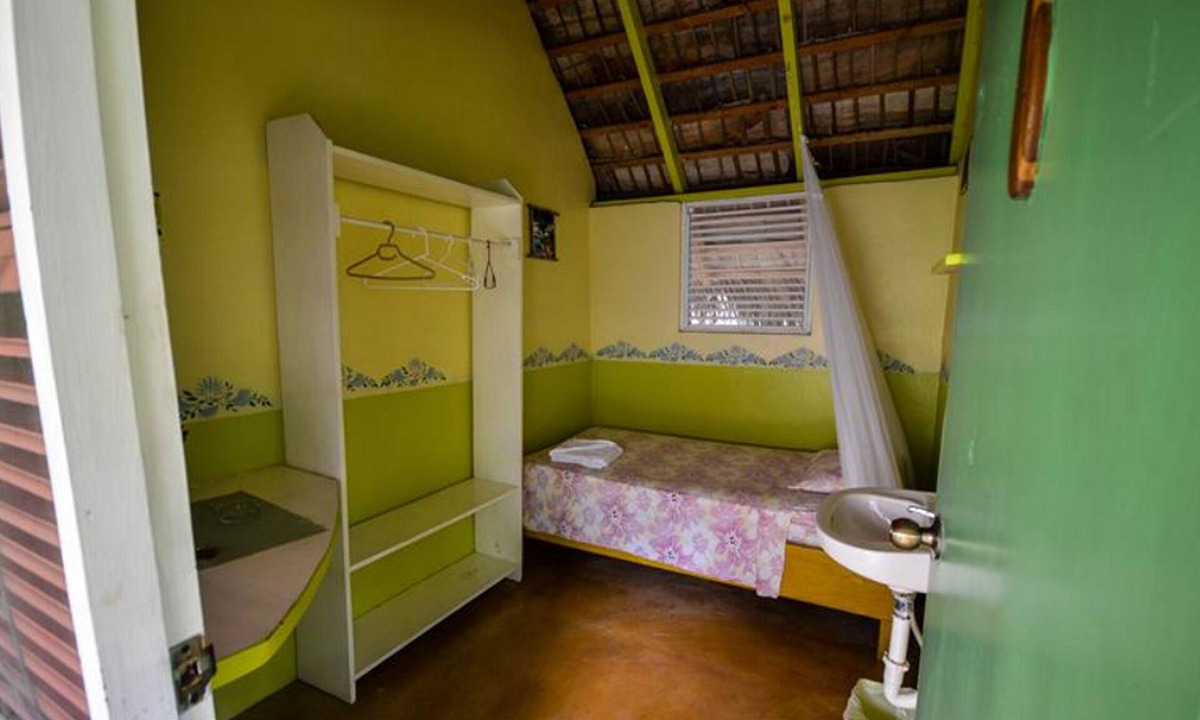 ProCab House | Private bedroom with shared bathroom with breakfast and dinner