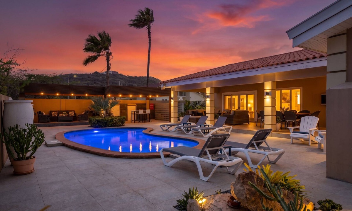Moko House | Private Pool · BBQ · Gorgeous Pool