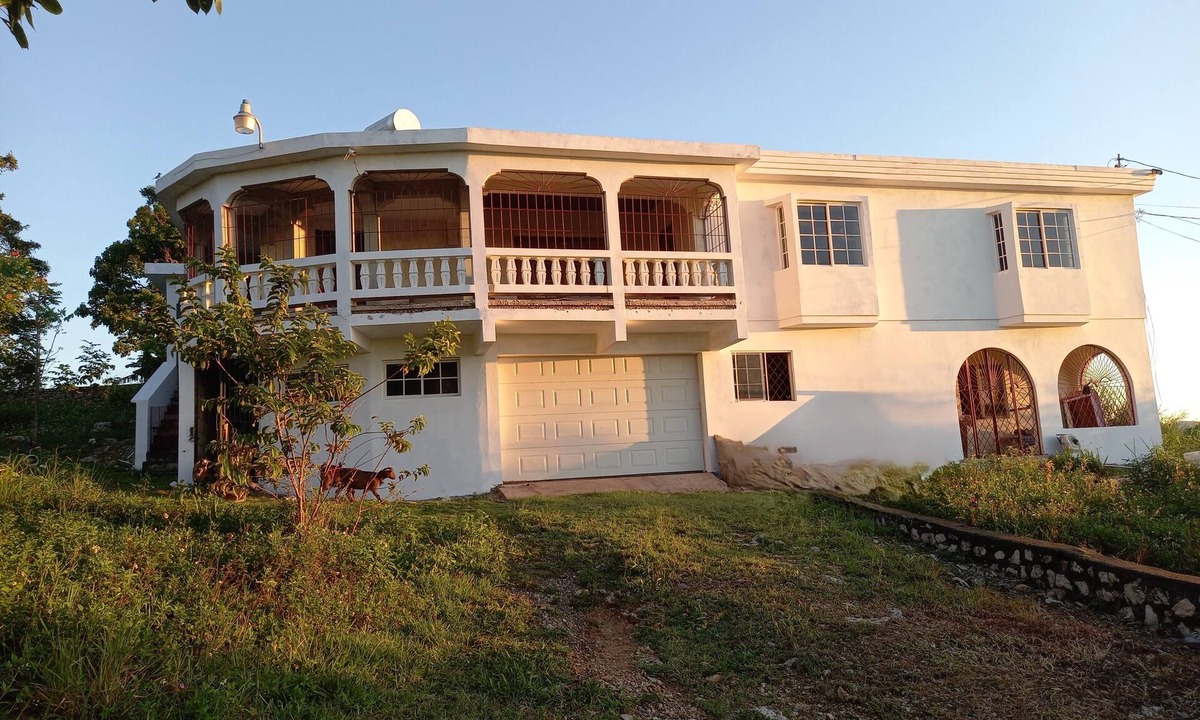 Mandeville House | Private Upstairs Retreat – 4BR Home, King Suite & Panoramic Views – Mandeville