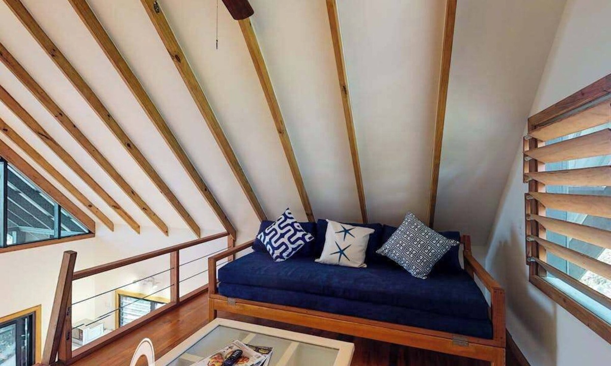 Surfside Cabin | Quiet treehouse cabana with veranda, hammock, WiFi & partial AC - walk to beach