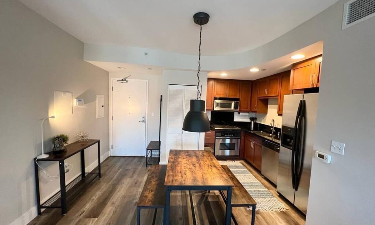 East Village Apartment | Renovated Modern Studio in downtown 1 free parking San Diego