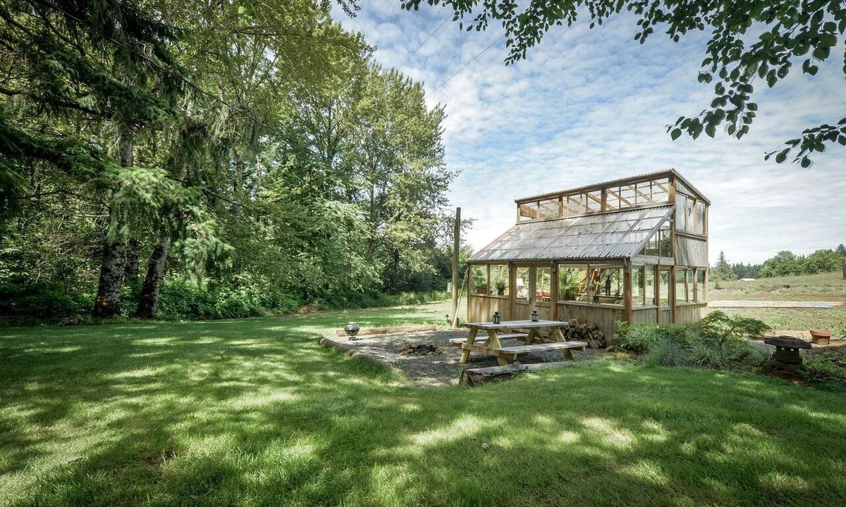 Molalla Cabin | Romantic Cottage for Couples Getaway near Portland | Oregon Rentals
