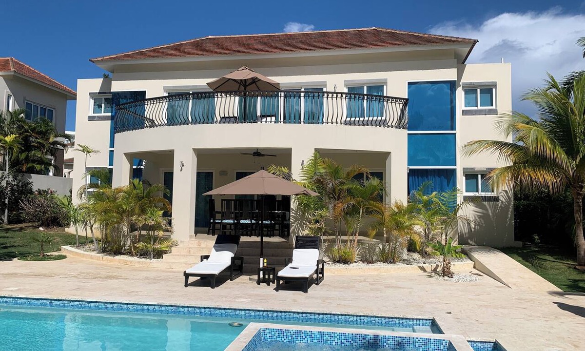 Cofresi House | Royal Villa Spacious 4-bedroom house in tranquil Puerto Plata. January 22-28th