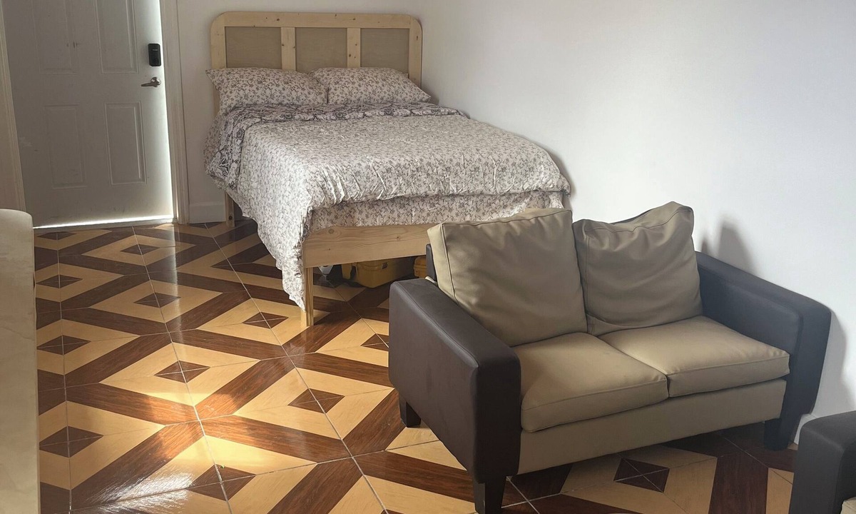 Marsh Harbour Bed & Breakfast | SanAndros Airbnb