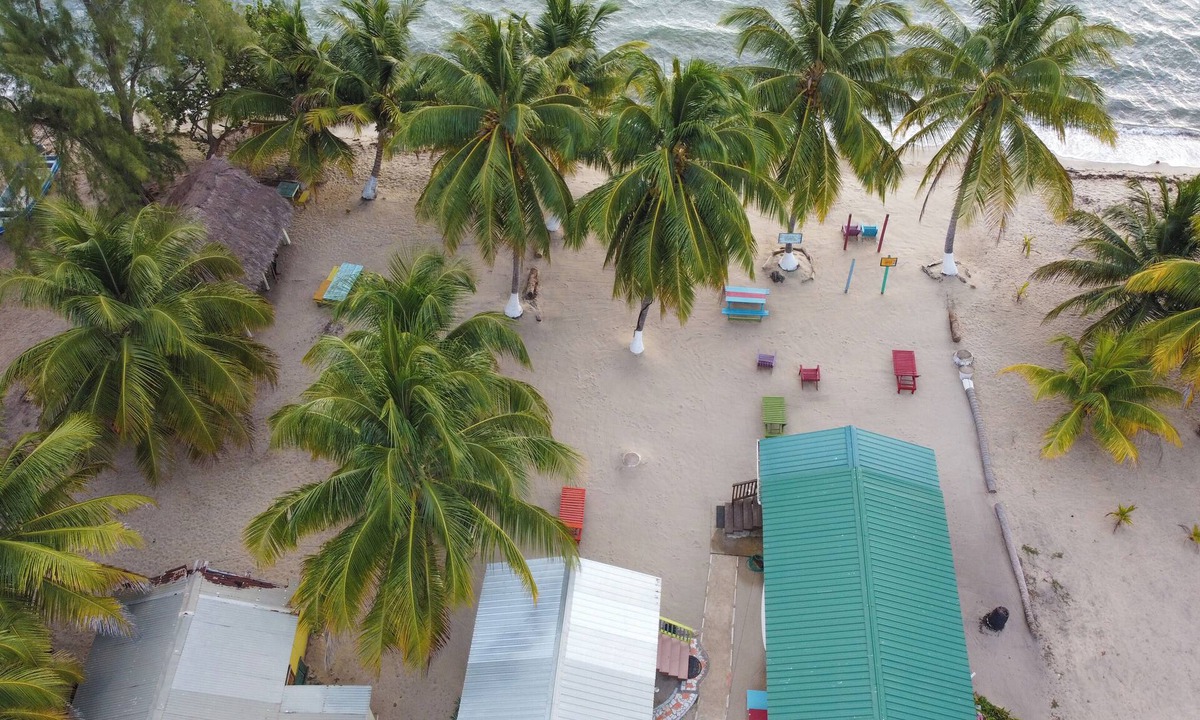Hopkins Cottage | Sandpiper Beach Cabanas