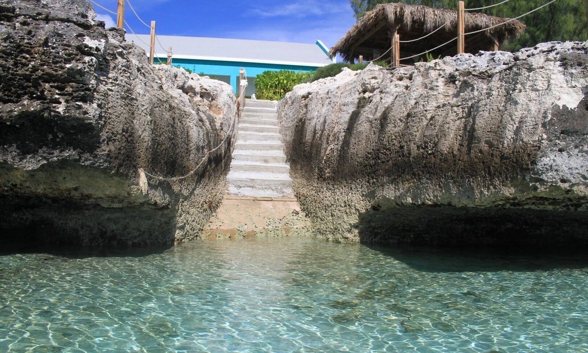 Rainbow Bay Cottage | Sea Turtle Cottage "A place to get out of your shell!"