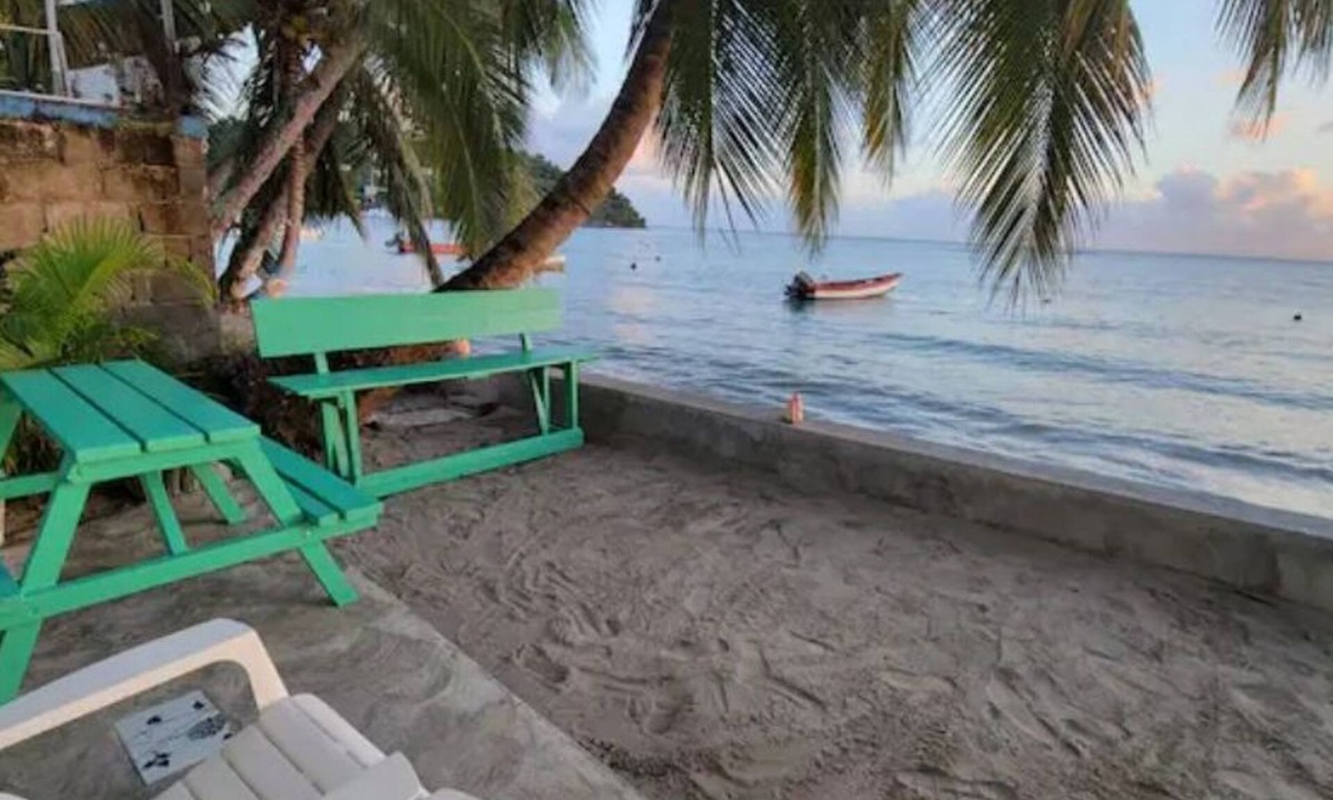 Laborie House | Seagull Suite B - Beach Front Living