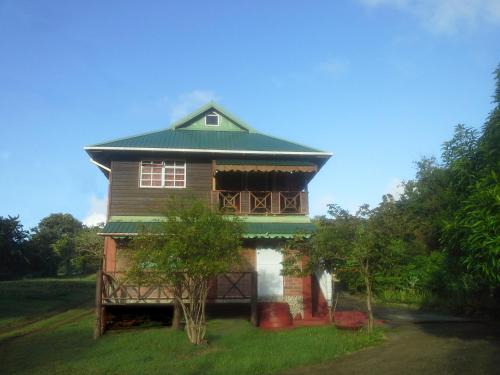 Gros Islet Apartment | Seawind Cottage Authentic St.Lucian Accommodation near Plantation Beach