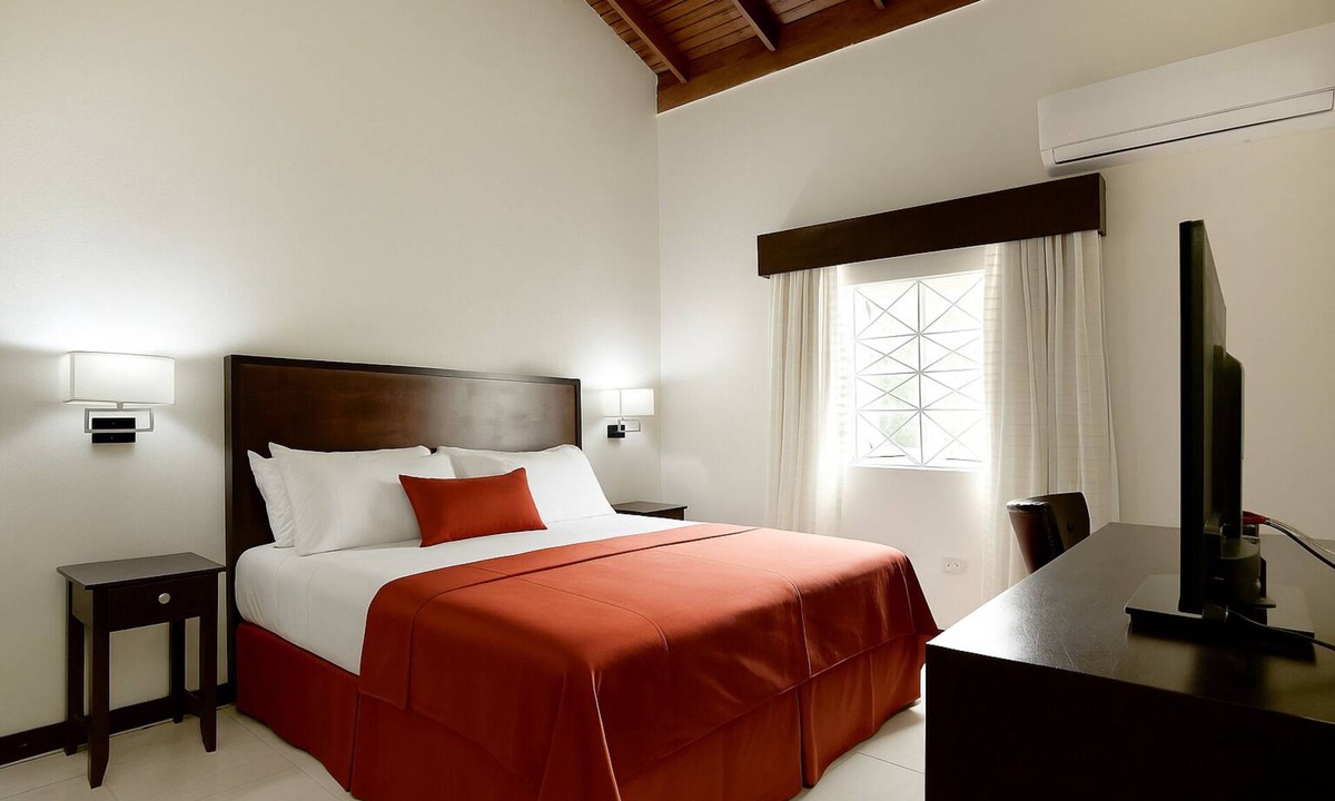 New Kingston Hotel | Shirley Retreat Hotel