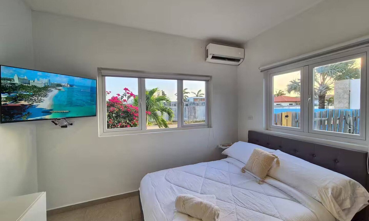 Opal Apartment | SirenAzul #1Apt - Walk to Palm Beach