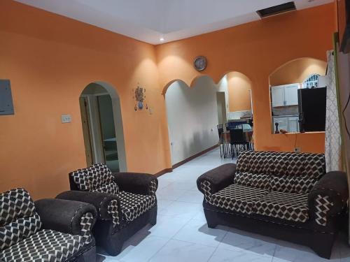 Newcastle House | Sligovilla Guest House, Spacious and Private