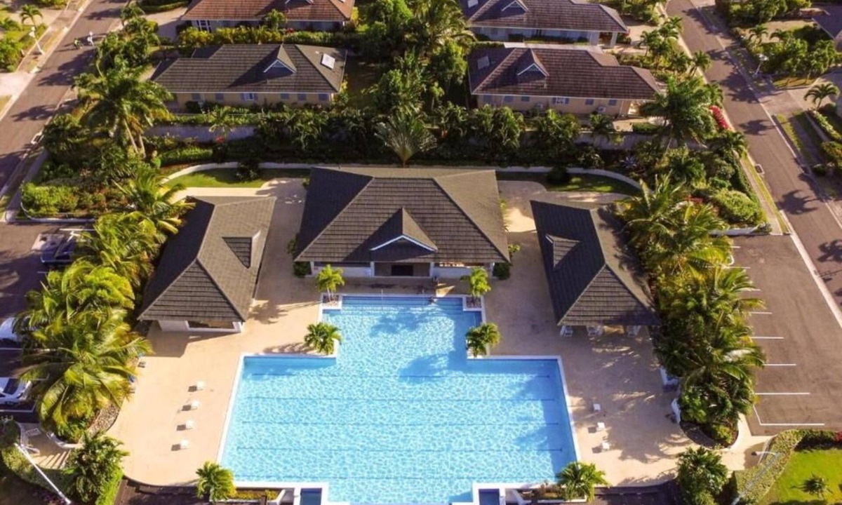 St. Ann's Bay House | Spacious 3BR Family Villa – Pool, Gated Community, Near Ocho Rios & Beaches
