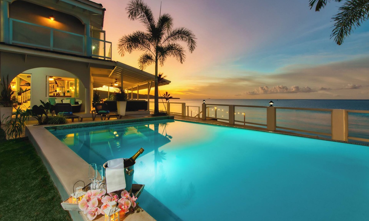 Discovery Bay Villa | Spacious 5-bedroom villa w/Private Beach Access 1 minute away in, St. Ann