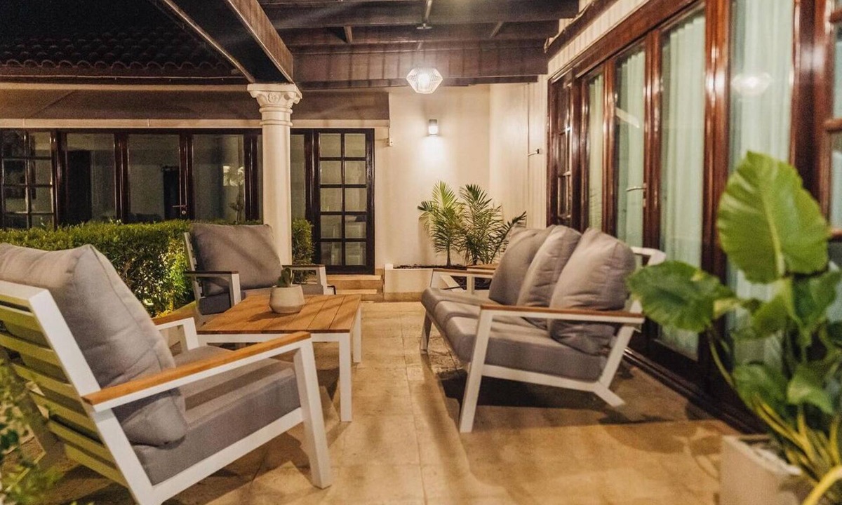 Opal House | Spacious 6-bedroom house in lovely Noord, near the best beaches and hotel areas