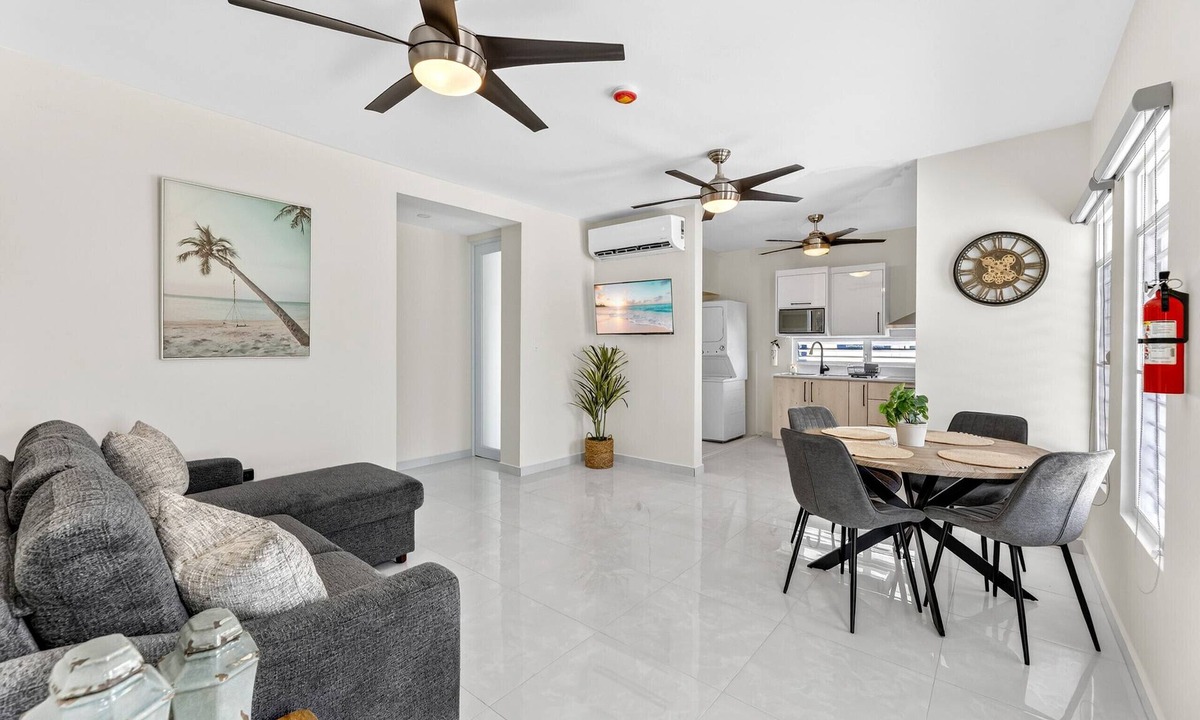 Hato Rey Central Apartment | Spacious Apt. with Private Balcony, 2 BR | Sleeps 6 (HR 1B)