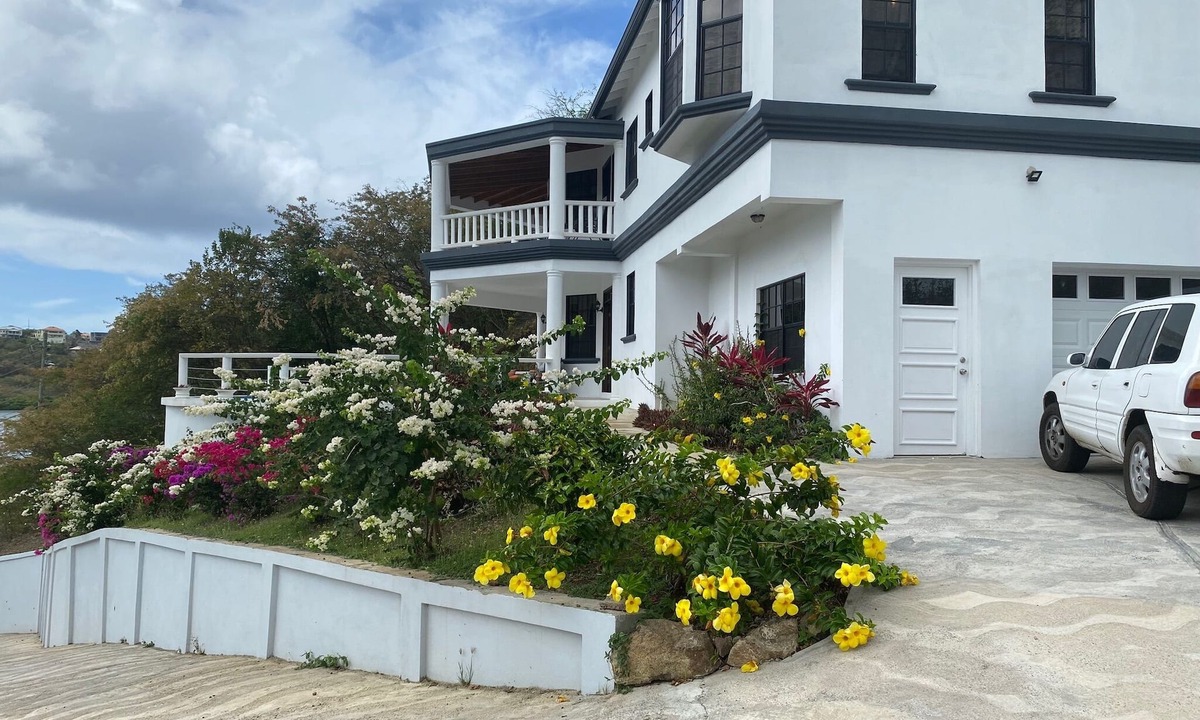 Calvigny Villa | Spacious new villa in Grenada with amazing views and a pool