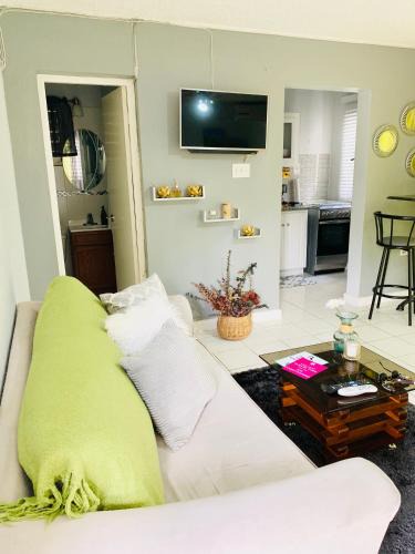 Constant Spring Apartment | Studio 13