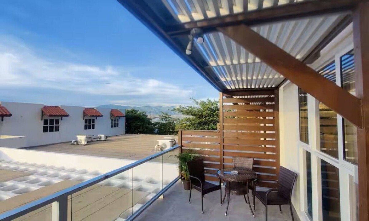 Portmore Apartment | Studio with private deck