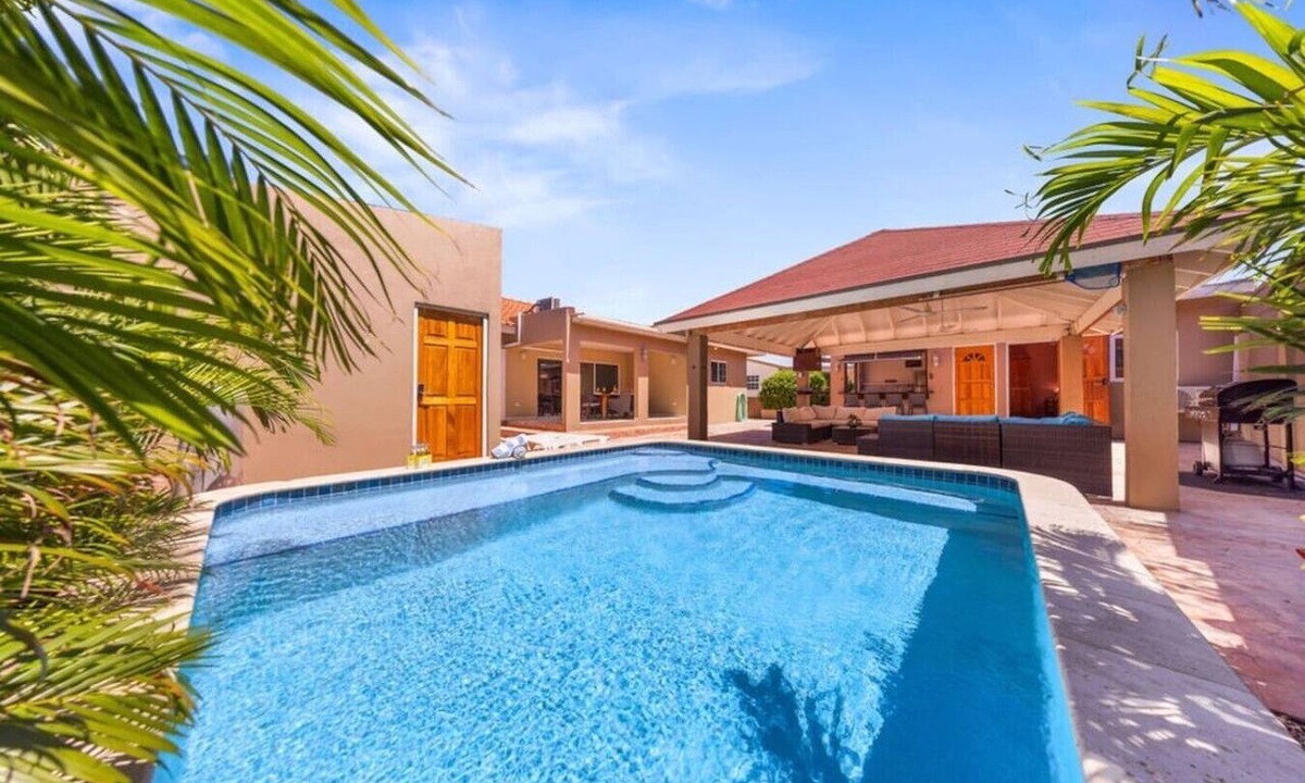 Bubali House | Stunning Villa Near Beaches W/Pool 4Br&3Ba