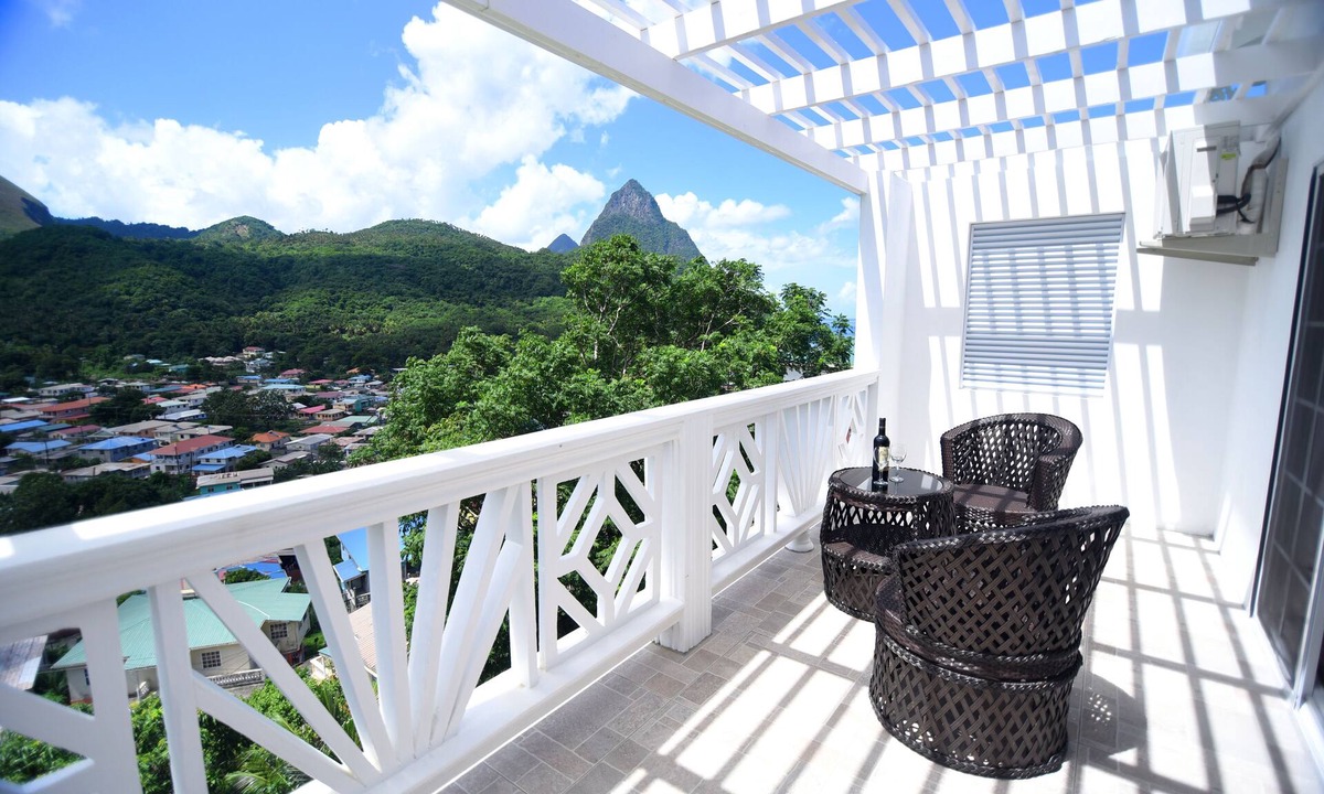 Soufriere Villa | *Sugarmon Villas* Mout Gimmie Suite with amazingPergola Balcony View!