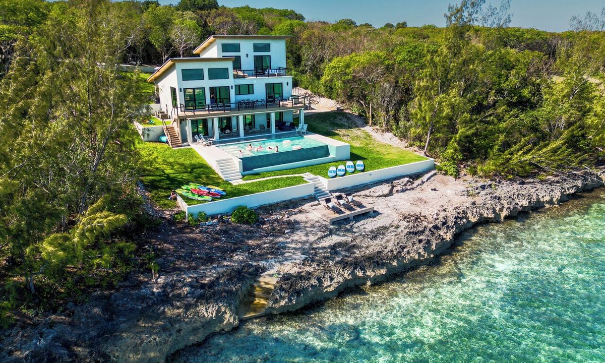 Spanish Wells Villa | Sweet Bahama Blue - Spanish Wells, Bahamas