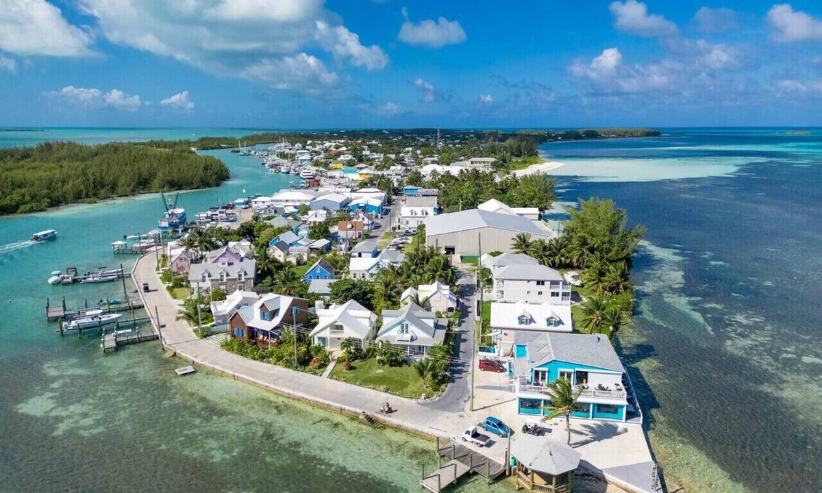 Spanish Wells House | Swim. Fish. Sun. Repeat. | Oceanfront Paradise