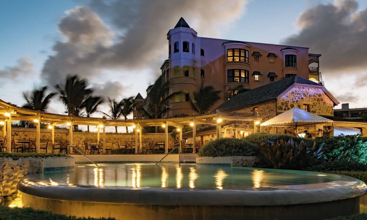 Diamond Valley Apartment | The Crane Resort 2BR+3Bth. Ocean View. plunge pool Kitchen+LivingRoom Sleep 6
