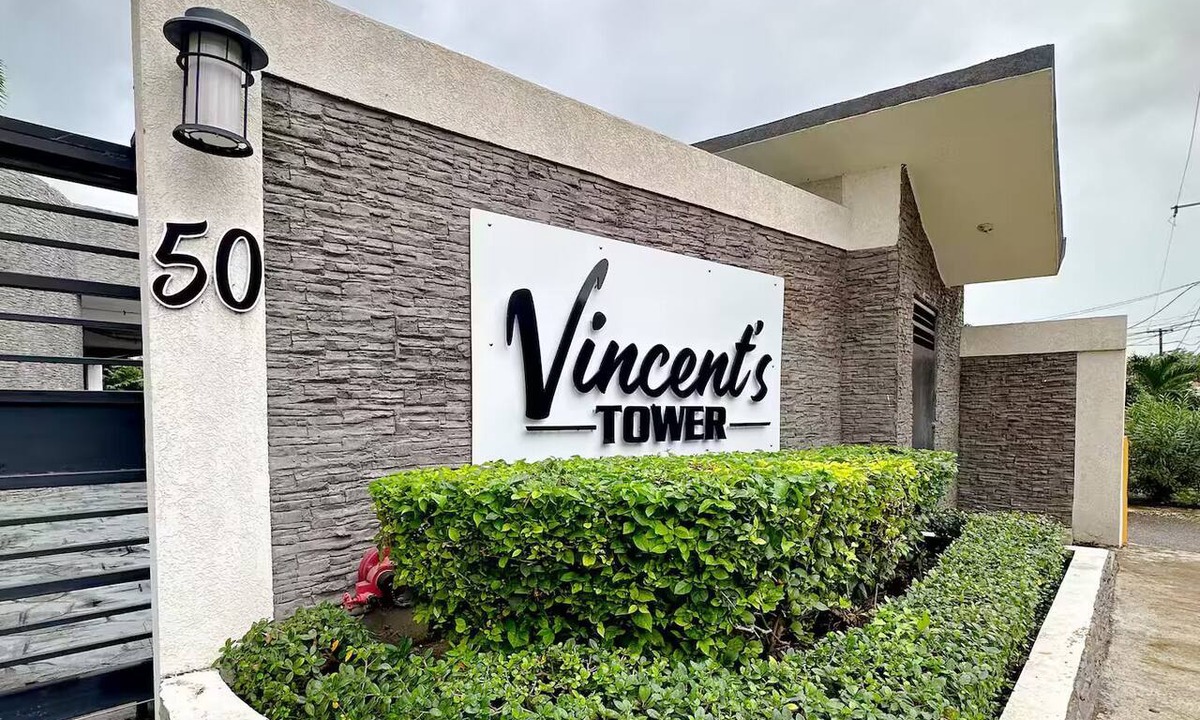 Eastwood Park Condo | The Mumbles at Vincent's Tower with Rooftop Pool