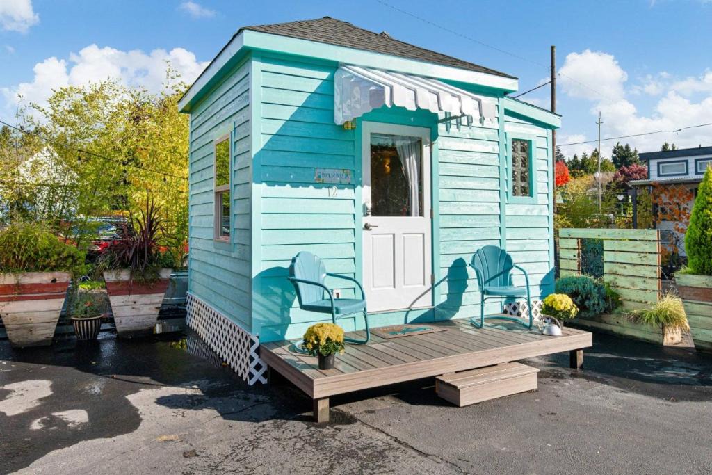 Kerns House | Tiny Digs Rock N Roll House
