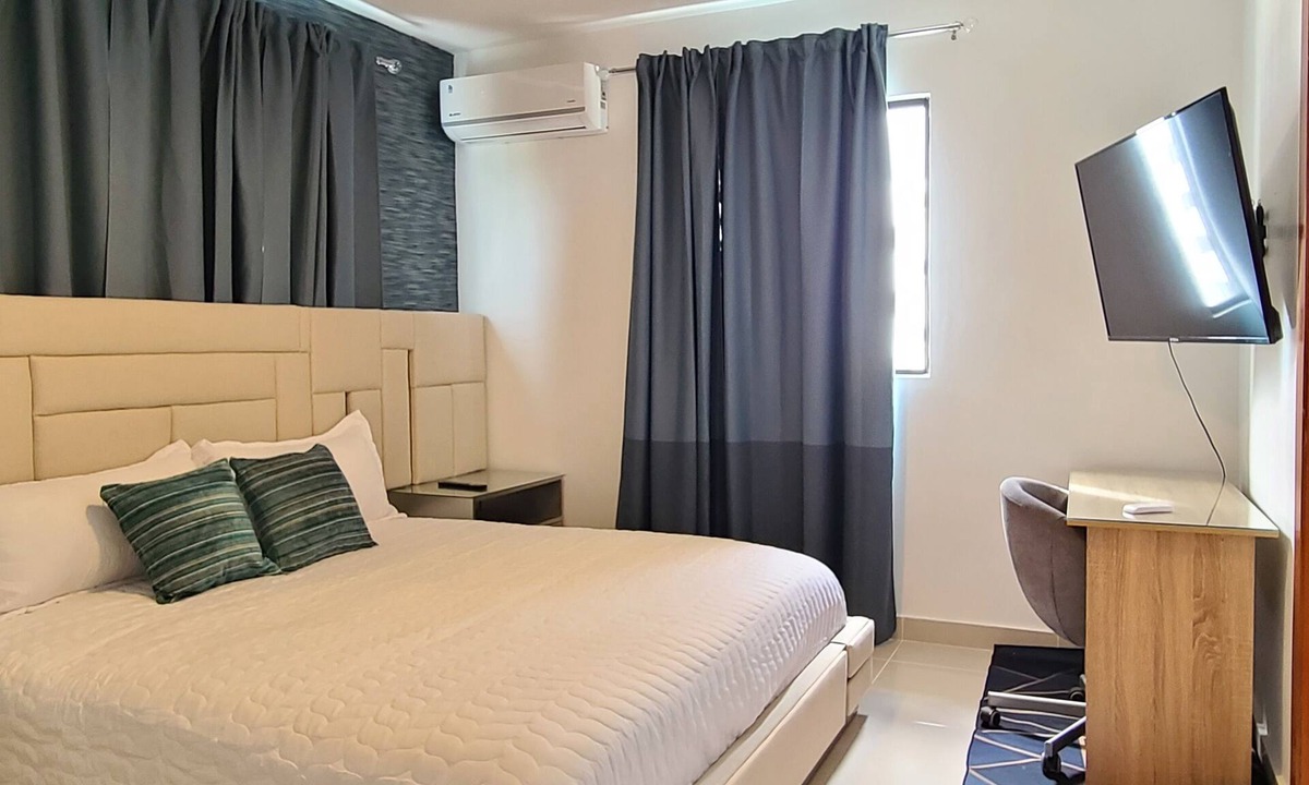 Santiago Province Apartment | Torre de lujo con piscina y seguridad
