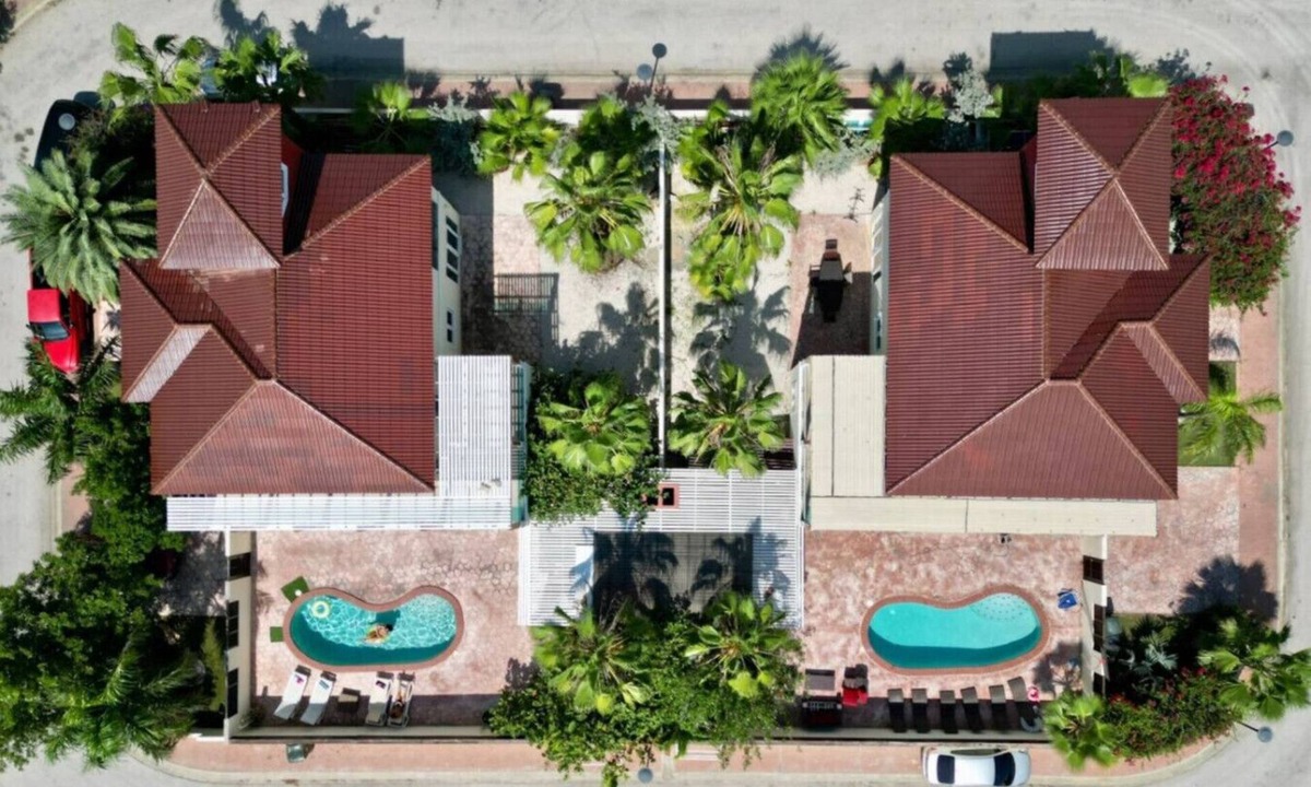 Palm Beach Villa | Two attached Villas 14 bedrooms, 12 bathrooms for a total of 28 guests !